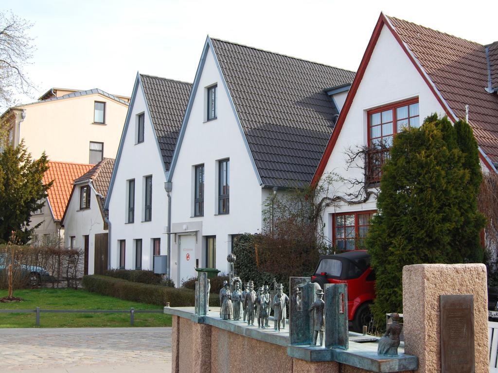 Ferienwohnung In Der Altstadt Warnemuende Rostock Exterior foto